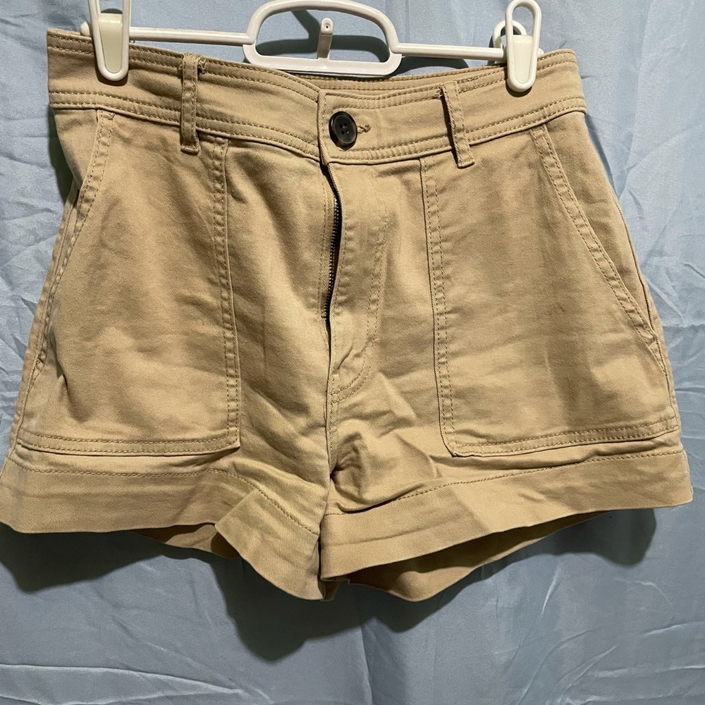 Nice short - Picture 3 of 3